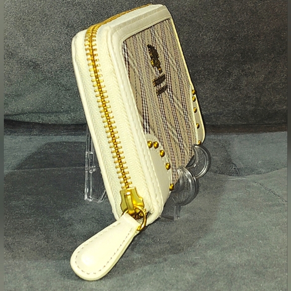 BURBERRY BLUE LABEL NOVA CHECK &  LEATHER BEIGE & WHITE ZIP AROUND LONG WALLET - Picture 14 of 17